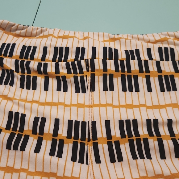 Lot of LuLaRoe Tall & Curvy Leggings - Picture 6 of 8